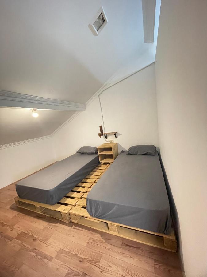 Gorga Hostel Джокьякарта Экстерьер фото