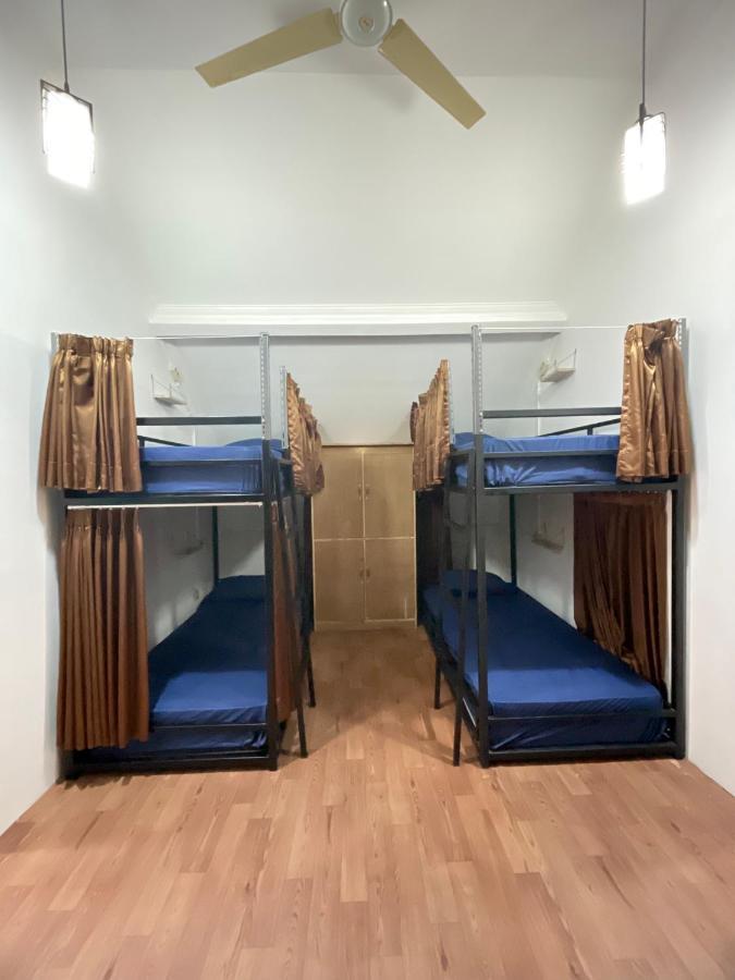 Gorga Hostel Джокьякарта Экстерьер фото